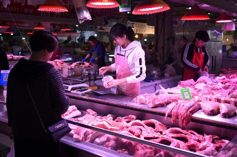全球肉类价格上涨18%，为8年来最高，反映中国在年底庆祝活动之前的强劲需求。