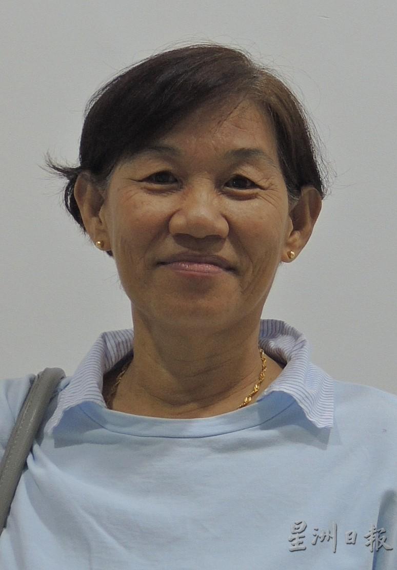 野新广西村前村长吴桂香吁请政府严正看待新村屋地申请延长地契的问题。