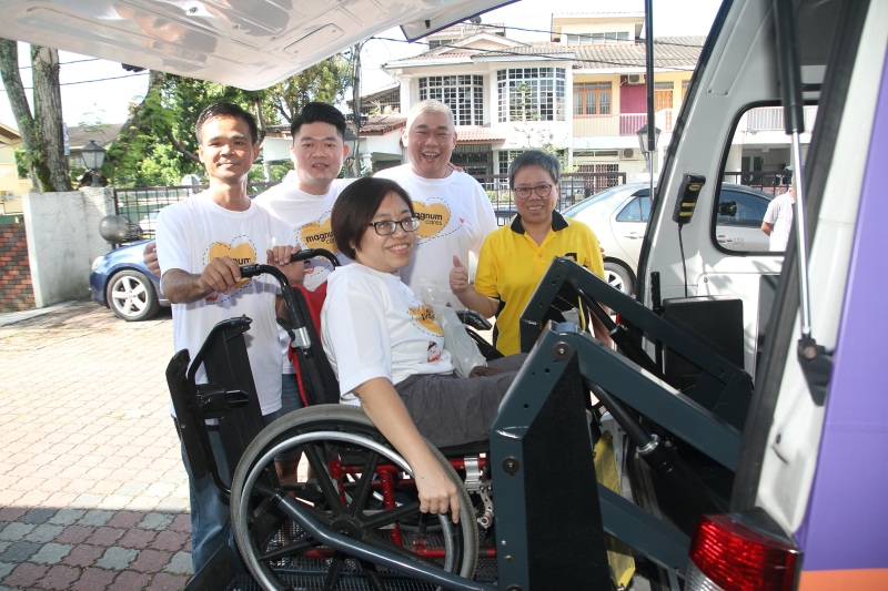 双福意识到无障碍车辆对于障友的重要性，目前一共筹募了3辆复康车，并公开给雪隆一带的残障人士，甚至是游客租借。