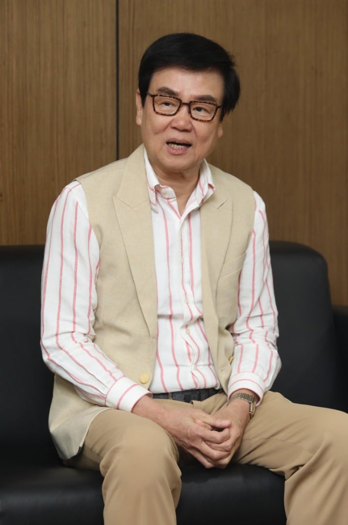 已缺席贺岁档超过5年的黄百鸣透露,明年农历新年前,一定会带《家有囍事2020》演员一起来马向大马观众拜年。