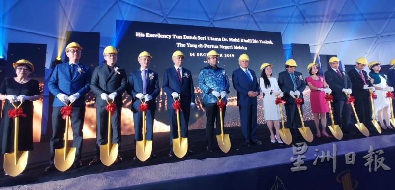 马六甲国际新地标“一帆风顺”昨日举行动土大典，预计2024年全面完工。