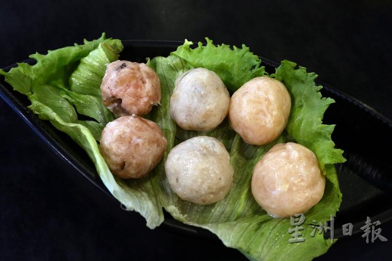 渔家味三宝丸（16令吉90仙）：由香菇丸、鸡丸及虾丸组成的渔家味三宝丸，都是自打的手打丸系列，口感香脆且扎实。

