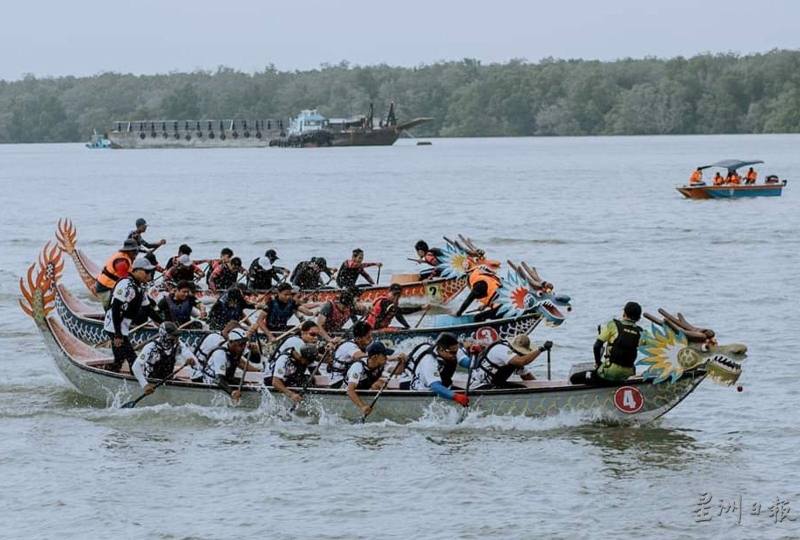 麻坡国际龙舟赛是柔州旅游年的其中一个重点项目。