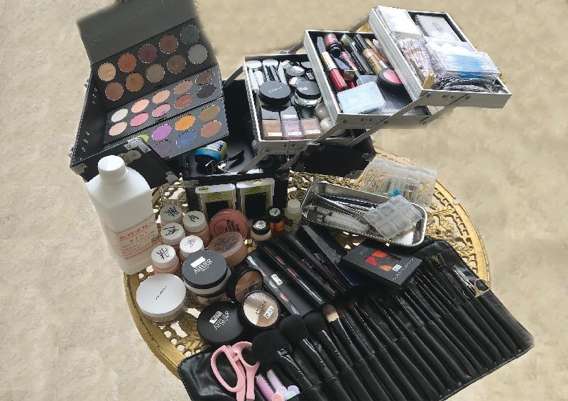 郑小芳不断自我进修,参加过多次课程,让自己的服务更加专业。
郑小芳不断自我进修,参加过多次课程,让自己的服务更加专业。