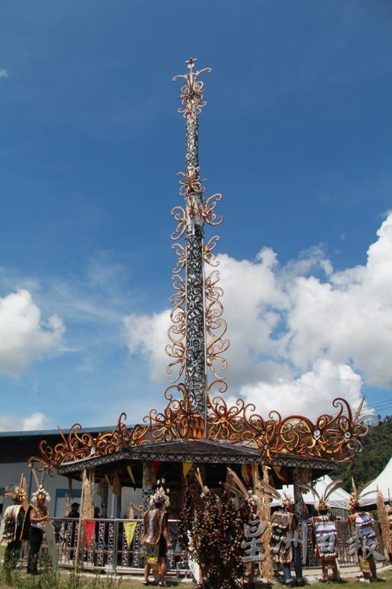 双溪阿瑟的巴哈长屋的柏拉威因柱子为全马最高，它象征了团结精神，也用来敬肯雅族神明“Asang Wan”。