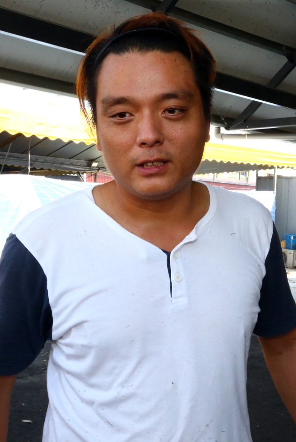 许俊雄：尽管灵市SS2/62路早市巴刹大部分小贩已完成摊位抽签仪式，目前还有16名小贩处于待定状态，未能抽签。