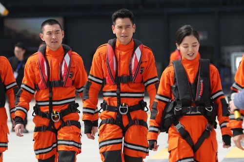 彭于晏与林超贤第4度合作的《紧急救援》，是首部华语电影讲述海上救援题材的开年猛片。