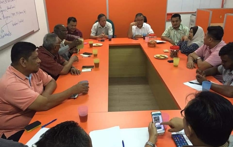淡马鲁希盟成员党开会，商讨成立救灾委员会。