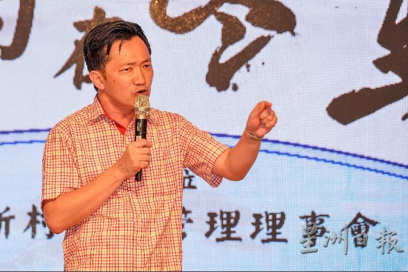 谢琪清炮轰某芙蓉社会领袖，指对方发表“承认统考之前是一里路，现在是十万八千里路”的言论并非事实，对希盟政府不公。