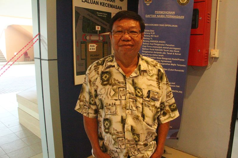 伦乐县社区领袖邱南华:虽然砂拉央/砂拉叻中华公学是微型华小,目前学生人数仍然以华裔为多。
伦乐县社区领袖邱南华:虽然砂拉央/砂拉叻中华公学是微型华小,目前学生人数仍然以华裔为多。