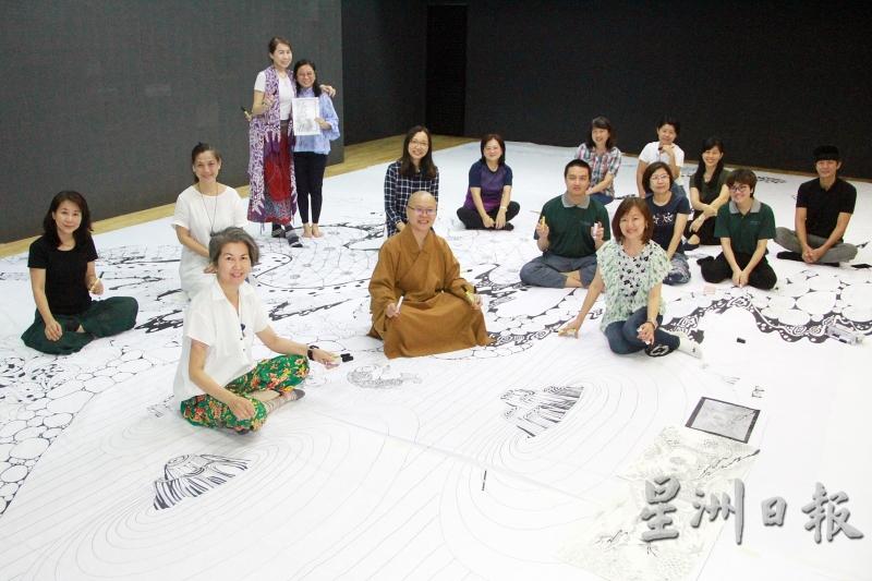 20名禅绕画认证师，将在佛光山东禅寺大讲堂内描绘以“大自然.枯山水”为主题的禅绕画。