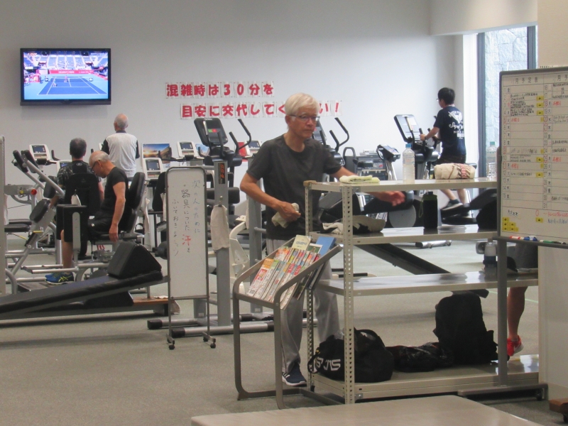爱媛县武道馆的一楼设有健身房，提供给市民来到这里运动。