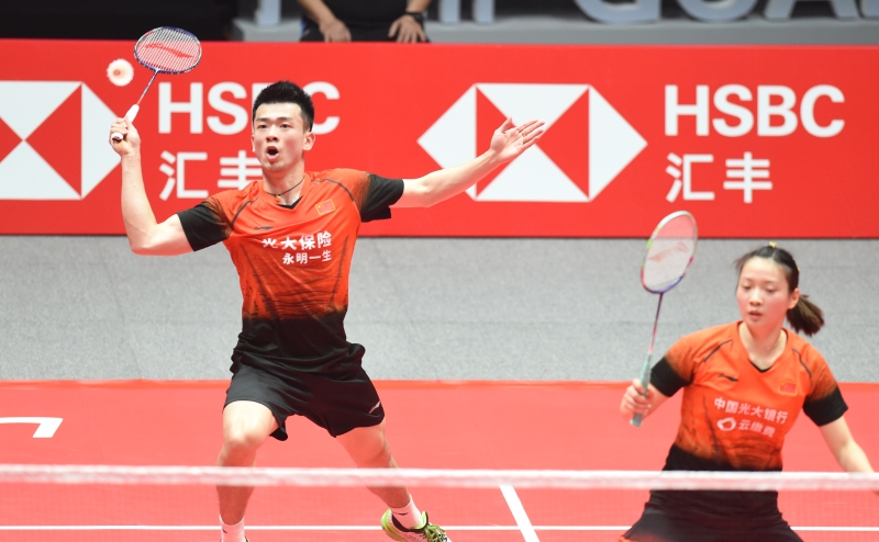 "雅思组合”郑思维（左）与黄雅琼在2019年豪夺所有顶级比赛冠军，他们将是中国羽球队在2020年东京奥运会的最大夺金希望。（新华社档案照）