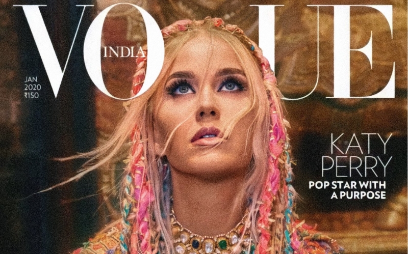 凯蒂佩莉以一身印度造型登上印度版时尚杂志《VOGUE》封面。