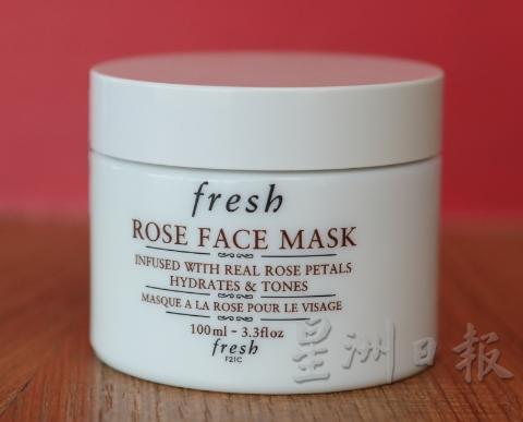 fresh Rose Face Mask 玫瑰润泽保湿舒缓面膜

“这款面膜具有理想的保湿效果，而且面膜里还可见到玫瑰花瓣，可以每天使用。”