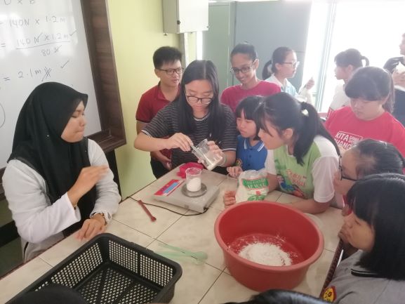 拿督曼梳中学生物老师 教 手作细胞 灌输环保 地方 星洲网sin Chew Daily