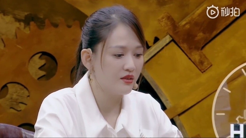 陈乔恩日前肿脸上节目，被网民酸是不是幸福肥。