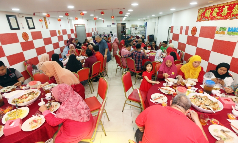 马来西亚华人穆斯林协会雪州分会会员及家眷出席“新春团圆晚宴”，提前吃团圆饭，共度农历新年。