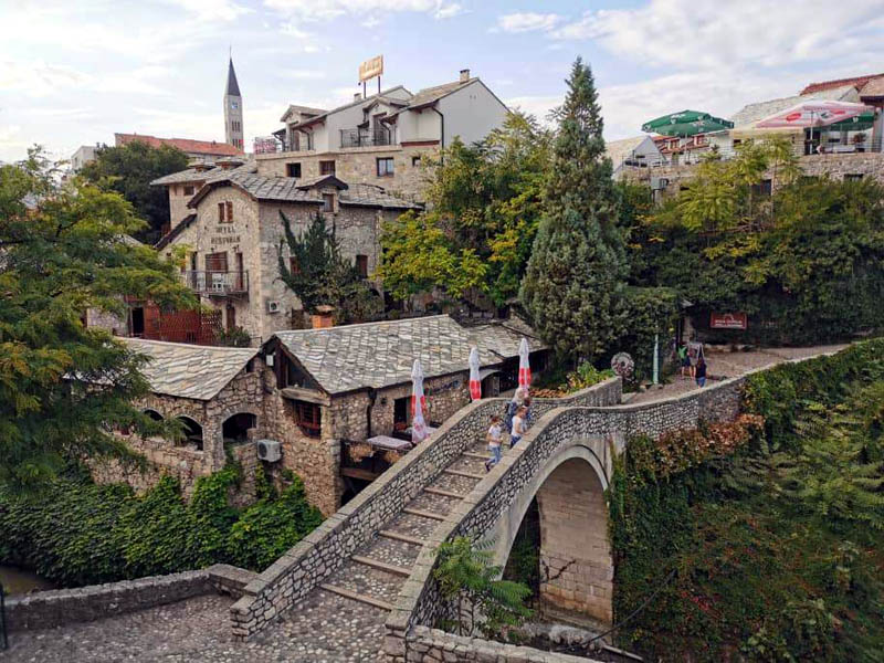 巴尔干半岛国文化建筑物独有风味。