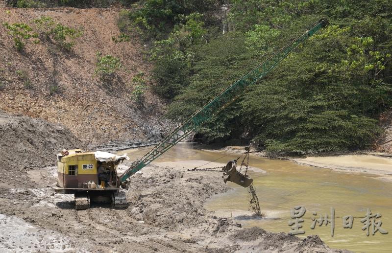 该矿场注重环保工作，向来都有定期处理污水。