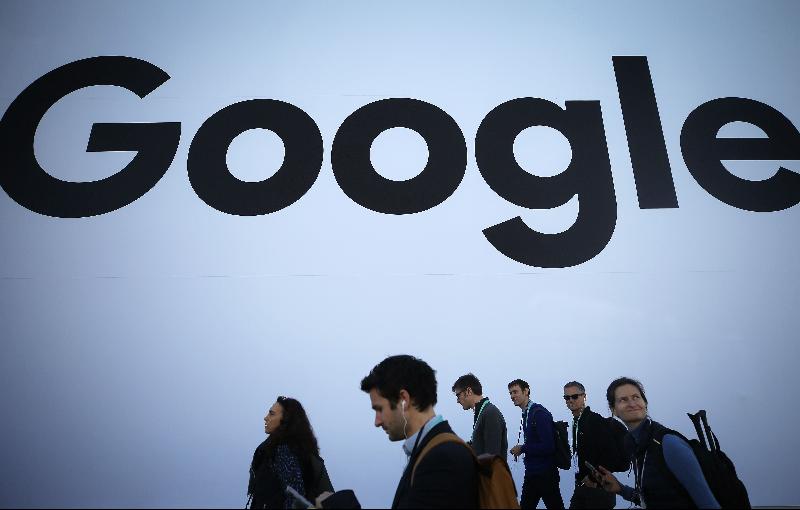 谷歌的母公司市值逼近1兆美元。（图：法新社）
