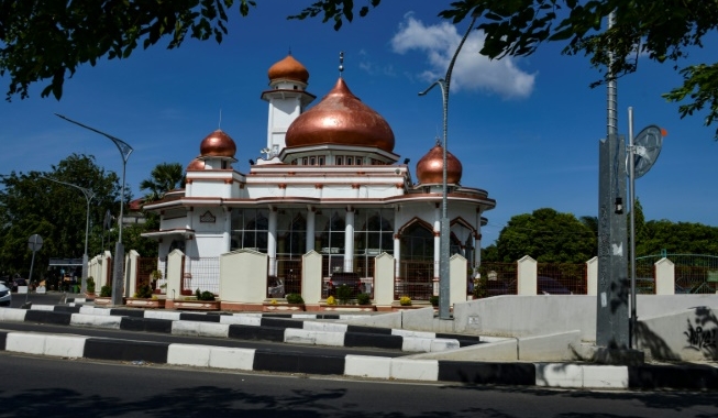 Indonesian authorities estimate there are more than 740,000 mosques nationwide but have commissioned a census to count the exact number. Photo courtesy: AFP