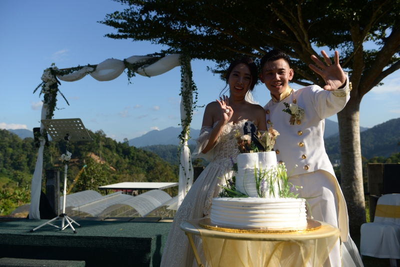 李吉汉正式迎娶交往多年的女友柯淑铭。