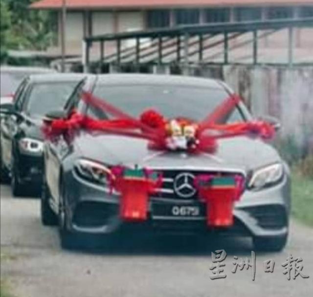 福州人在结婚时用的“添丁灯需捆绑在新娘车前，从新娘家送到新郎的住家。