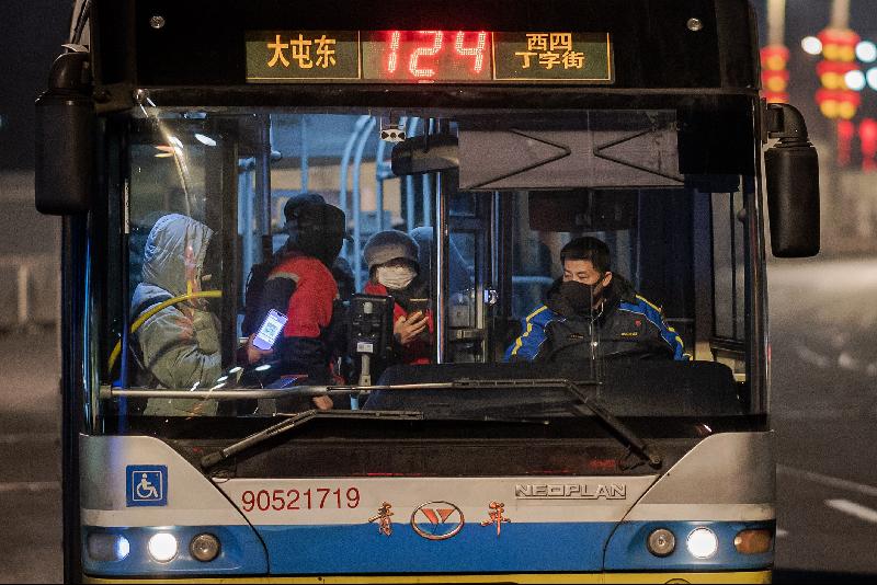 武汉的公共交通停摆，让病患求医困难。（图：法新社）