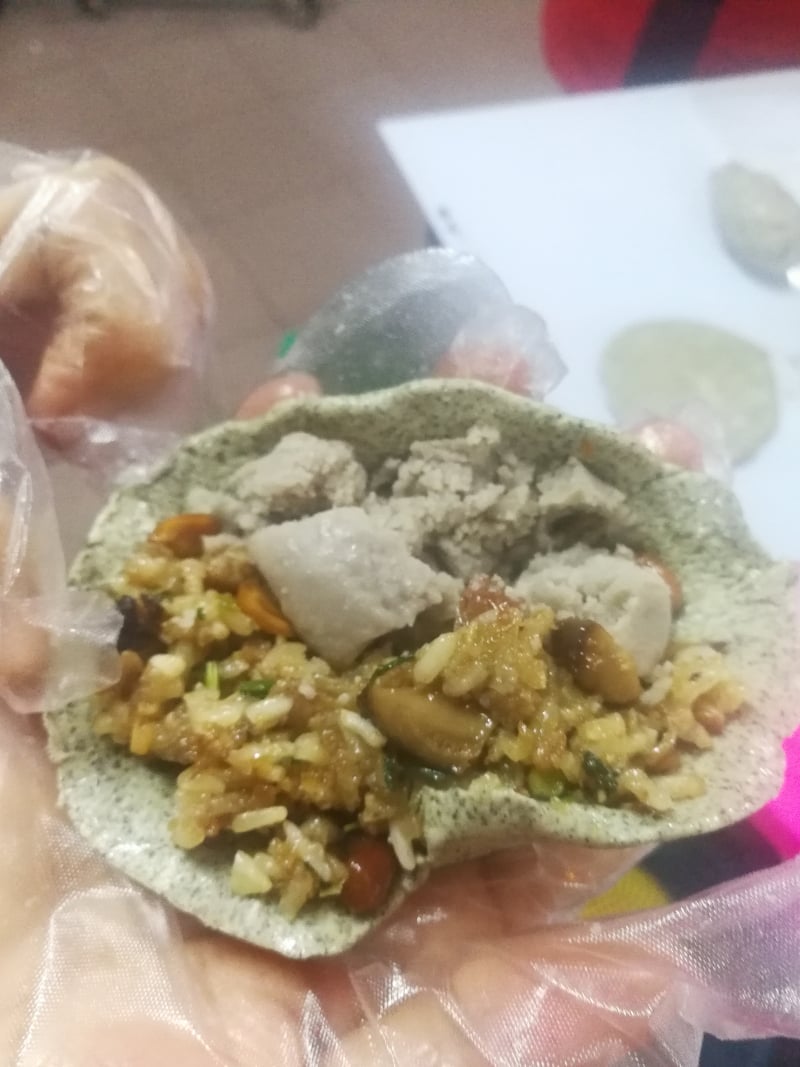 咸甜内馅的双烹鼠壳果。
