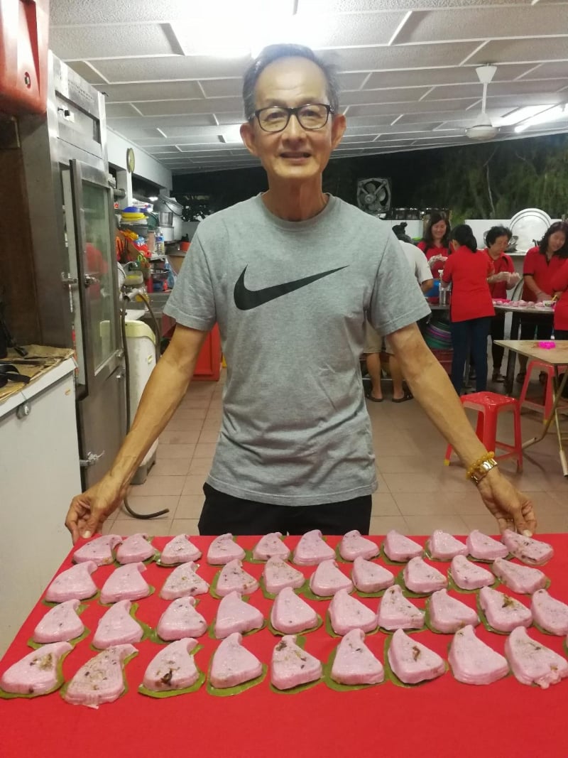 许文德:红桃粿是潮州人年节必备的传统糕点。