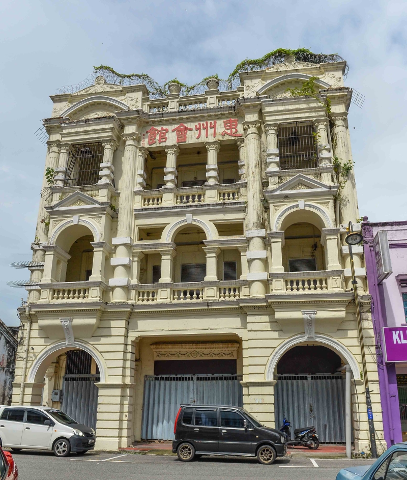 座落在芙蓉甲必丹譚揚路的森美蘭惠州會館，宏偉的建築散發古色古香。