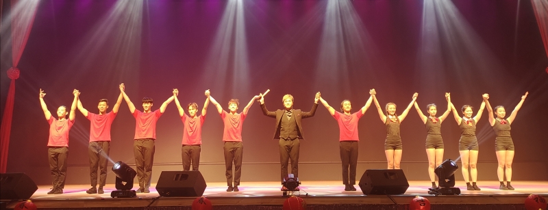 今次的新春大汇演是由台湾著名艺文团体“FOCA福尔摩沙马戏团”呈献，所有演出者于活动后结束时向各位出席的民众谢幕。