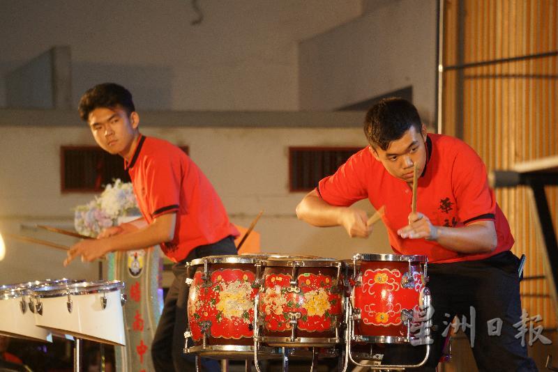 霹雳怡保青年华乐文化协会卖力演出，让出席者有良好的视觉与听觉享受。