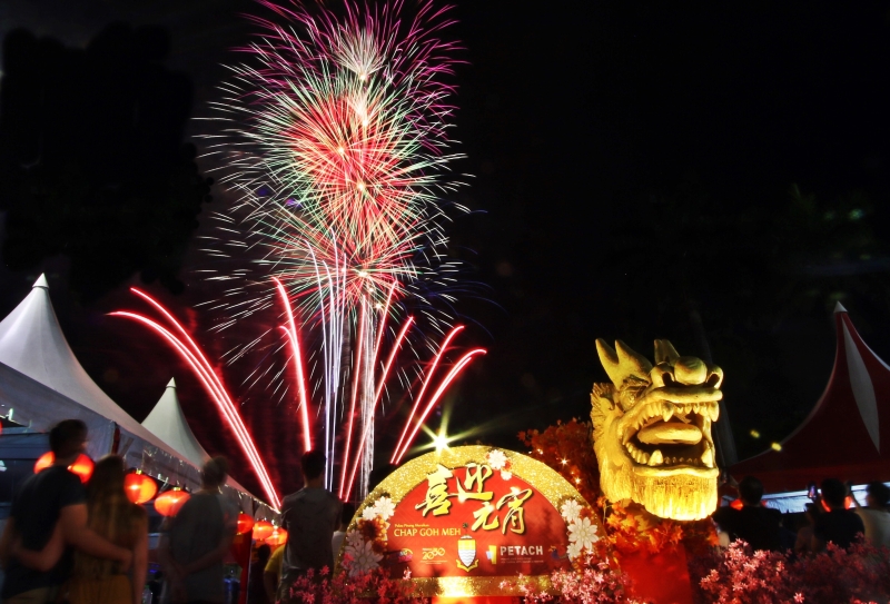 璀璨的烟花为系列新春庆典活动划下圆满的句号。