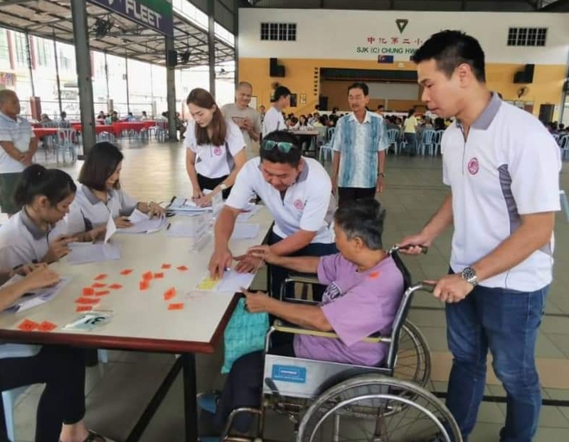 麻坡人民慈善基金会组织运作趋向系统化，大家心连心为慈善无私付出。