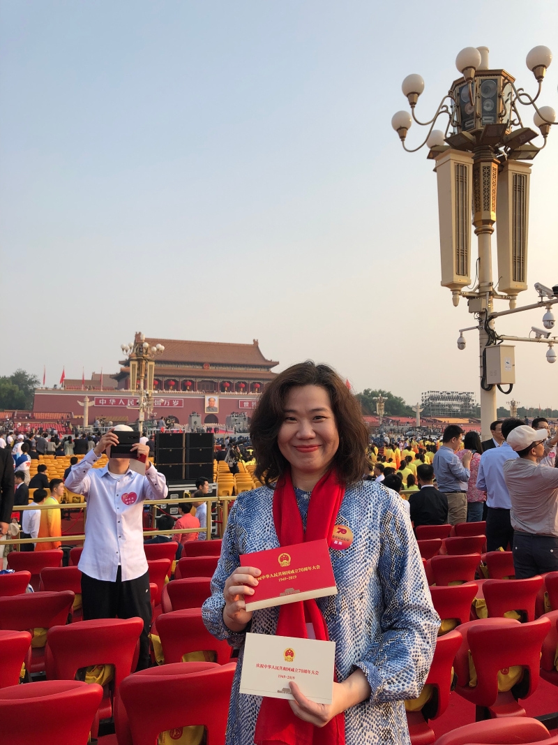 2019年中国庆祝70周年国庆，Claudia受邀观礼国庆阅兵。