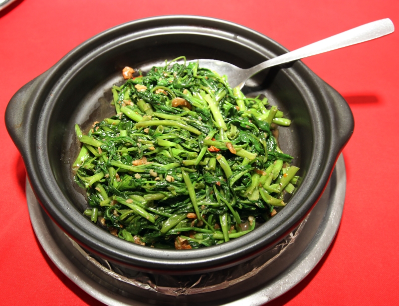砂煲翁菜也是著名招牌菜之一，尤其盛在砂煲的翁菜，别有一番风味。（小10令吉，中16令吉，大25令吉。）