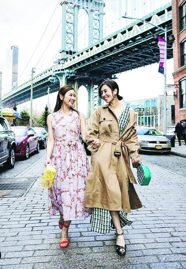 赵希洛（左）与黄智雯到美国出席纽约时装周，感慨以往出国都是第一时间逛街购物，不过现在却是到处搜购口罩。