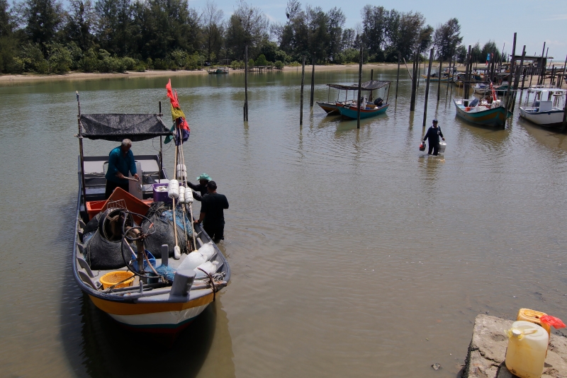 关丹拥有不少渔村生产鲜鱼，赛富丁支持彭亨渔业发展局建议的美食摊位，增加游客到访率。