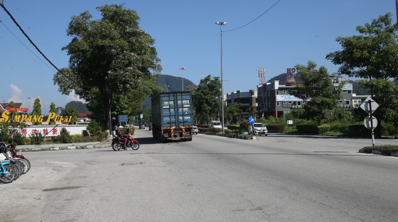 务边银坊到新邦波赖金马仑入口共6公里长路段将进行全面提升及维修街灯工程，利惠驾驶人士。