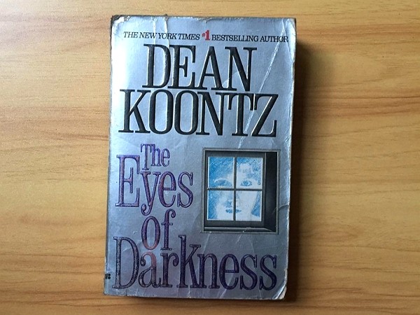 美国悬疑小说家孔茨于1981年前出版的《黑暗之眼》（The Eyes of Darkness）被指预测到39年后在武汉出现的病毒，有如“神预测”，近日引发议论。（图：网络照）