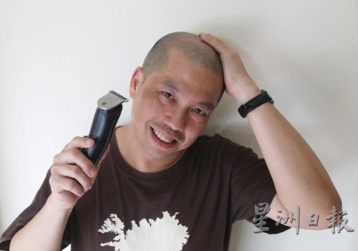 何宇恒每10至15天自行剃发一次，省下上理发院的时间精力。