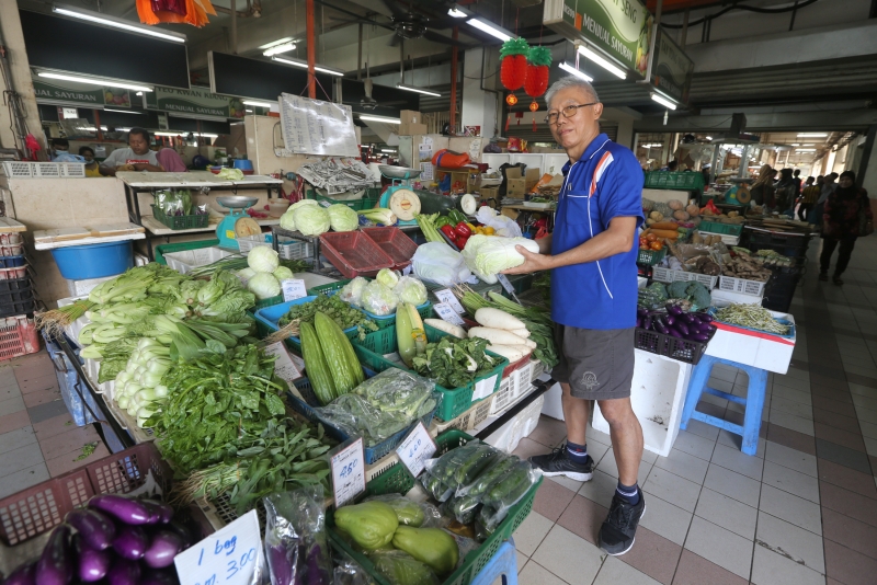 戴楣城：本地蔬菜同时供应到新加坡市场，价格起降不定。