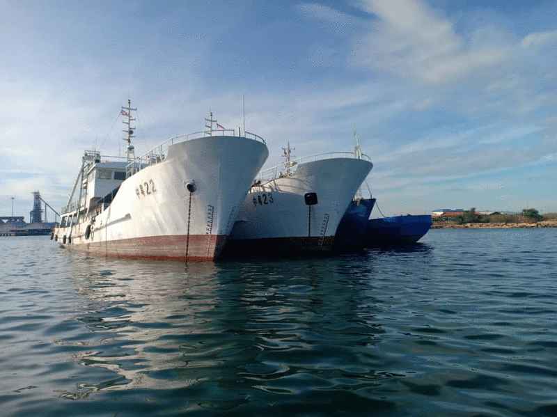 4艘中国船隻停泊在纳闽的亚洲供应基地码头超过一年。