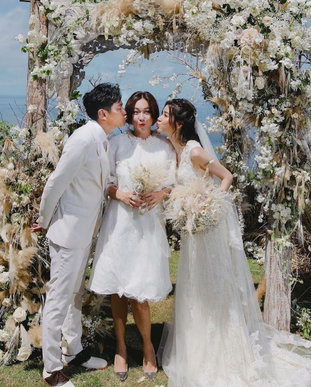 黄翠如与萧正楠2018年在峇厘岛举行婚礼，吴天瑜是女方唯一受邀出席的好姐妹，而且更身兼婚礼策划人的身分呢！