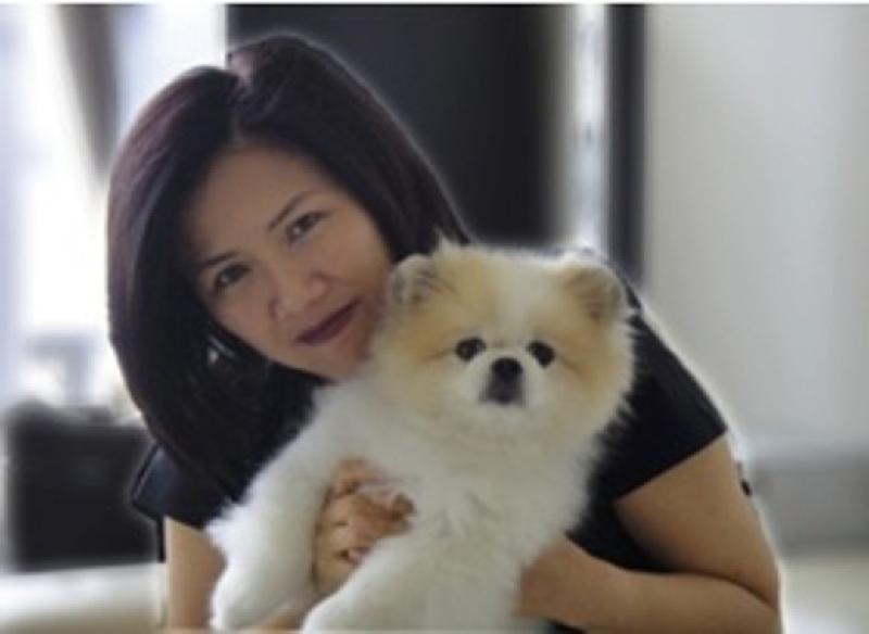香港的确诊者周巧儿曾公开表示有饲养狗只，并公开合照。不过，不能确定此狗是否对病毒呈弱阳性的狗。（互联网照片）
