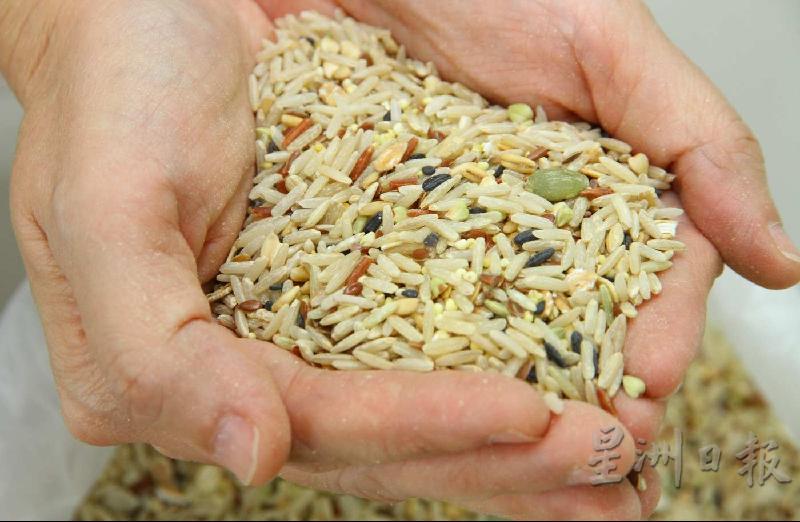 多谷米：多谷米让米饭变得多元，补充平日摄取不足的营养，还能为口味单纯的米饭增加趣味。