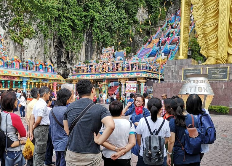 曾慧玲（右四）所创办的文化导览组织“走街”，是本地少数以华语进行印裔文化、宗教和历史导览的活动组织。