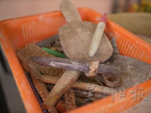 传统陶葫芦工匠用的小工具。